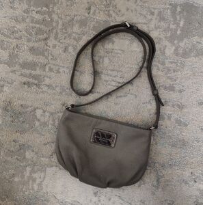 Marc Jacobs Gray Leather Crossbody